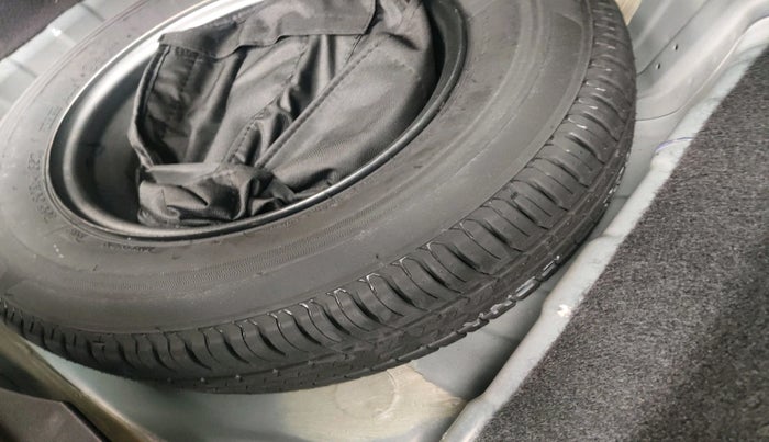 2022 Tata ALTROZ XZA, Petrol, Automatic, 21,907 km, tyre