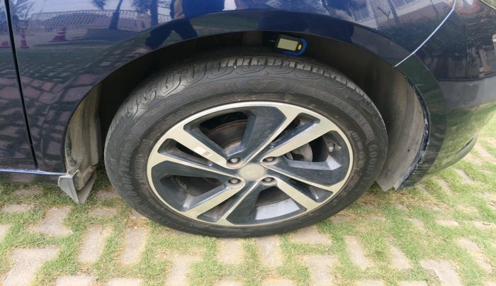 2022 Tata ALTROZ XZA, Petrol, Automatic, 21,907 km, tyre