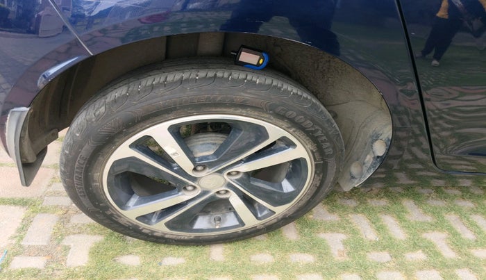 2022 Tata ALTROZ XZA, Petrol, Automatic, 21,907 km, tyre