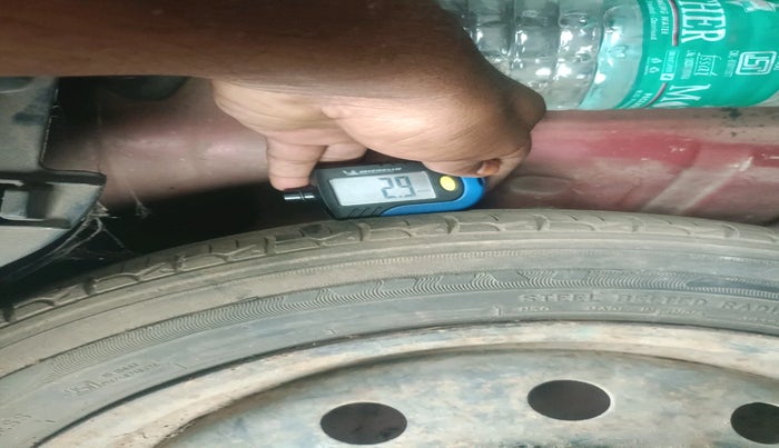 2010 Maruti Wagon R 1.0 VXI, Petrol, Manual, 1,44,046 km, tyre