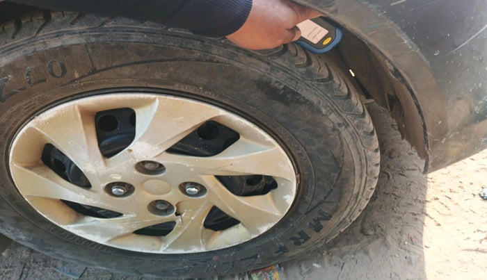 2015 Honda Amaze 1.2L I-VTEC E, Petrol, Manual, 66,057 km, tyre