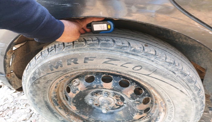 2015 Honda Amaze 1.2L I-VTEC E, Petrol, Manual, 66,057 km, tyre