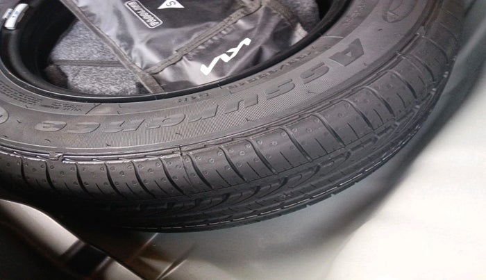 2024 KIA SONET HTK PLUS 1.0 TURBO PETROL IMT, Petrol, Manual, 11,500 km, tyre