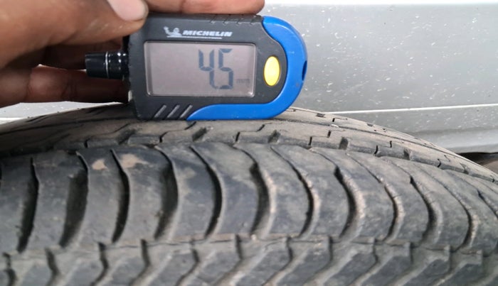 2010 Maruti Alto K10 LXI, Petrol, Manual, 39,658 km, tyre