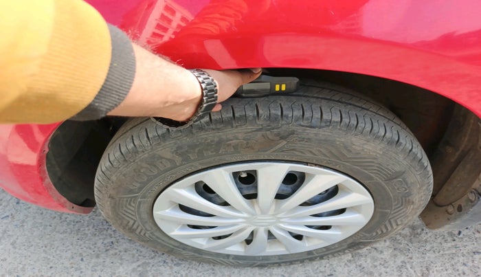 2017 Maruti Swift VXI O, Petrol, Manual, 61,603 km, tyre