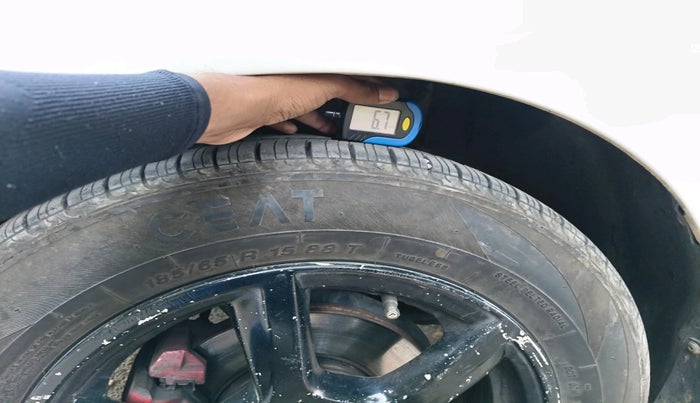 2013 Volkswagen Vento HIGHLINE DIESEL 1.6, Diesel, Manual, 1,72,856 km, tyre