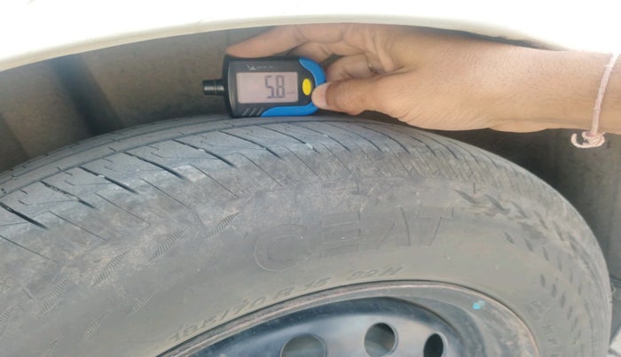 2021 Maruti Ertiga TOUR M CNG, Petrol, Manual, 1,28,510 km, tyre