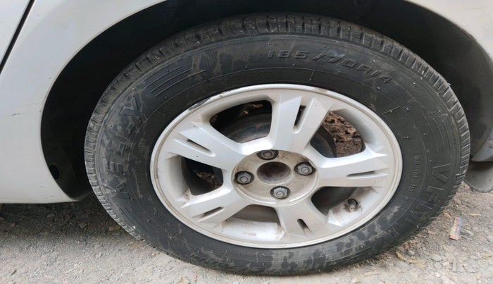 2012 Hyundai i20 SPORTZ 1.2, Petrol, Manual, 1,94,751 km, tyre