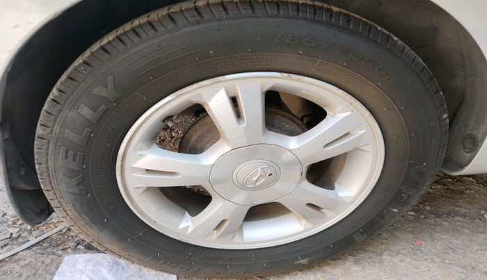 2012 Hyundai i20 SPORTZ 1.2, Petrol, Manual, 1,94,751 km, tyre