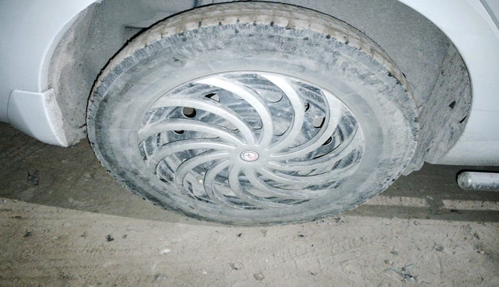 2015 Maruti Ciaz VXI, Petrol, Manual, 88,860 km, tyre