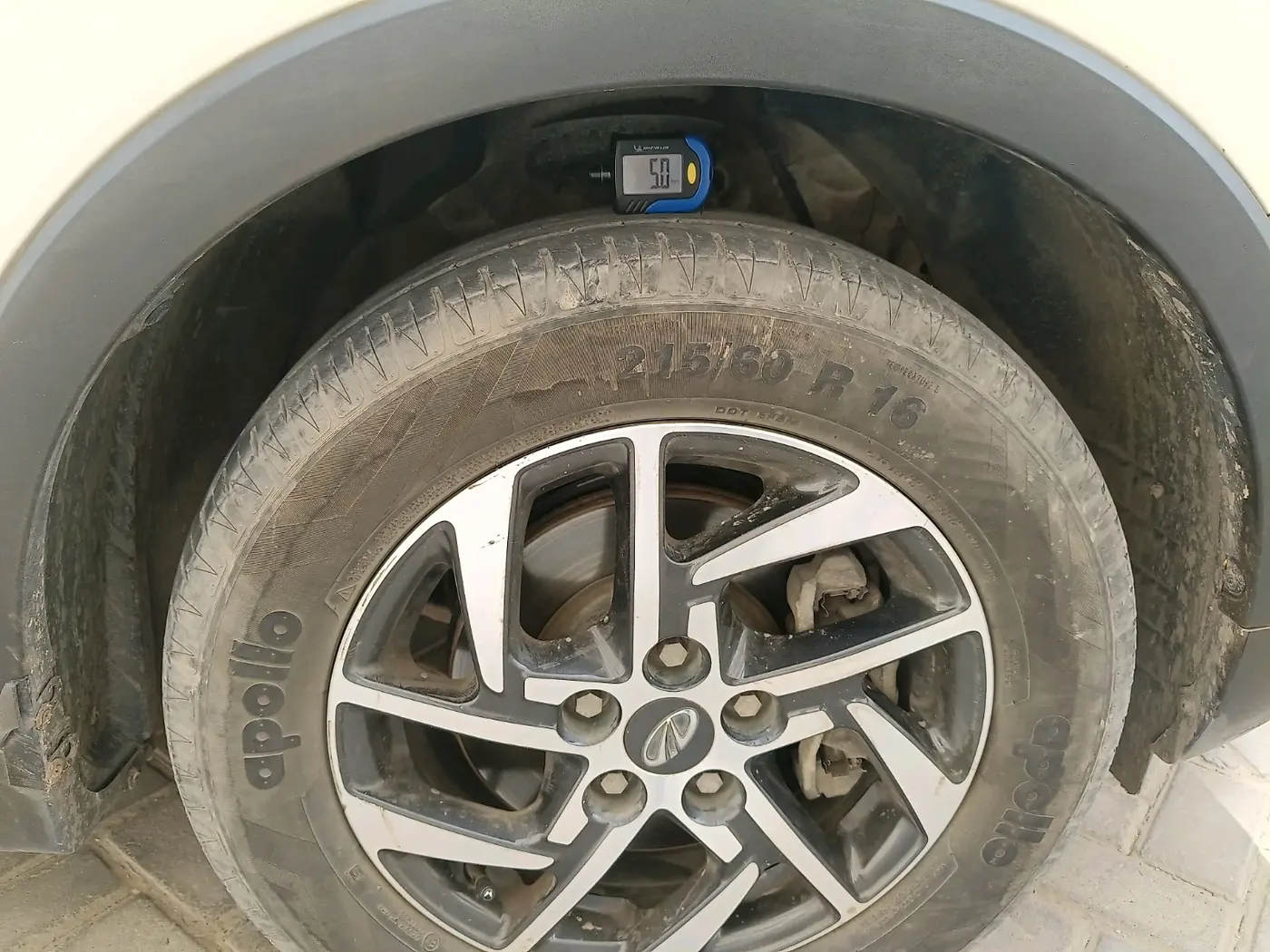 2022 Mahindra XUV300 W8 (O) 1.5 DIESEL AMT, Diesel, Automatic, 73,621 km, tyre