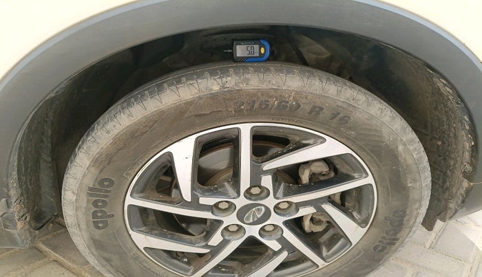 2022 Mahindra XUV300 W8 (O) 1.5 DIESEL AMT, Diesel, Automatic, 73,621 km, tyre