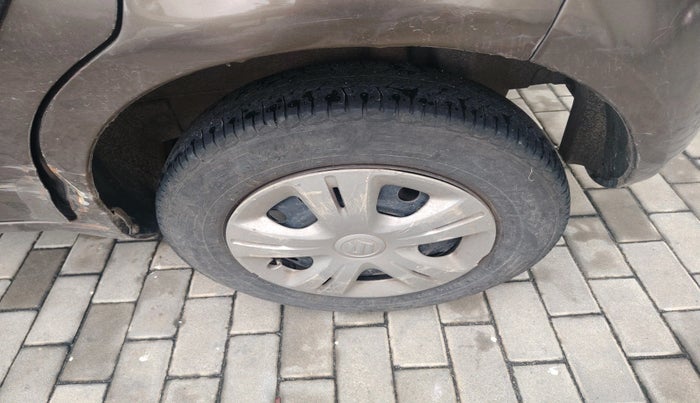 2011 Maruti Ritz VXI, Petrol, Manual, 1,29,144 km, tyre