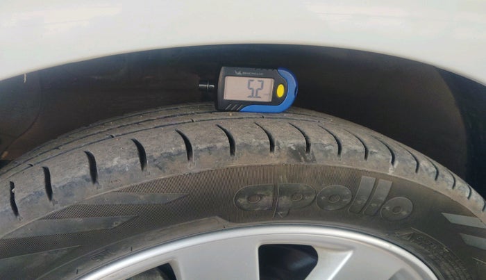 2014 Hyundai Xcent SX 1.2, Petrol, Manual, 55,074 km, tyre