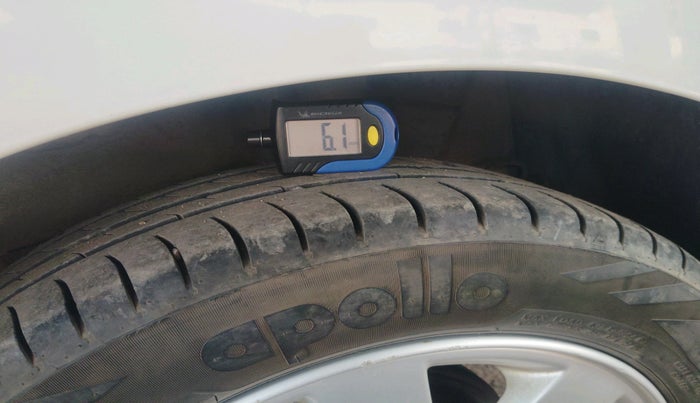 2014 Hyundai Xcent SX 1.2, Petrol, Manual, 55,074 km, tyre