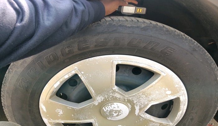 2014 Mahindra XUV500 W6, Diesel, Manual, 42,018 km, tyre