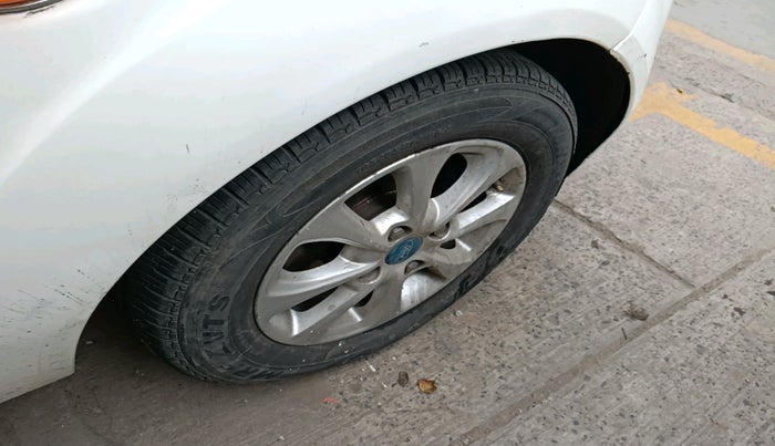 2012 Ford Figo TITANIUM 1.4 DIESEL, Diesel, Manual, 1,13,572 km, tyre