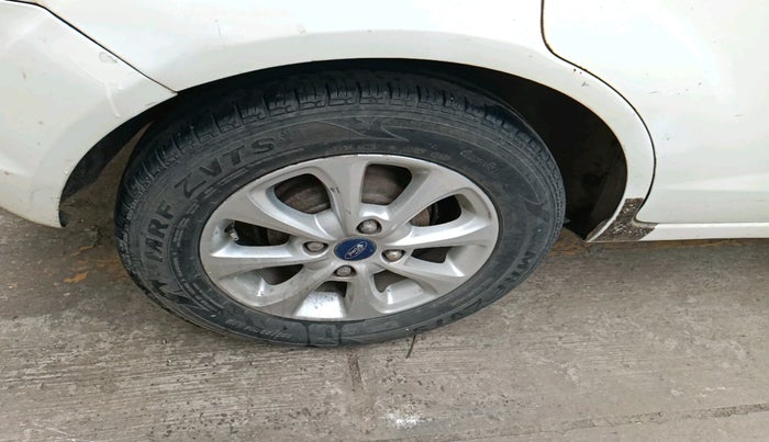 2012 Ford Figo TITANIUM 1.4 DIESEL, Diesel, Manual, 1,13,572 km, tyre