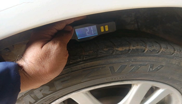 2012 Honda Brio V MT, Petrol, Manual, 83,127 km, tyre