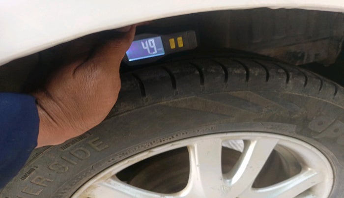 2012 Honda Brio V MT, Petrol, Manual, 83,127 km, tyre