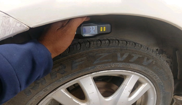 2012 Honda Brio V MT, Petrol, Manual, 83,127 km, tyre