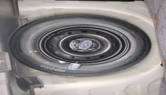 2018 Maruti Swift VXI AMT, Petrol, Automatic, 41,608 km, tyre