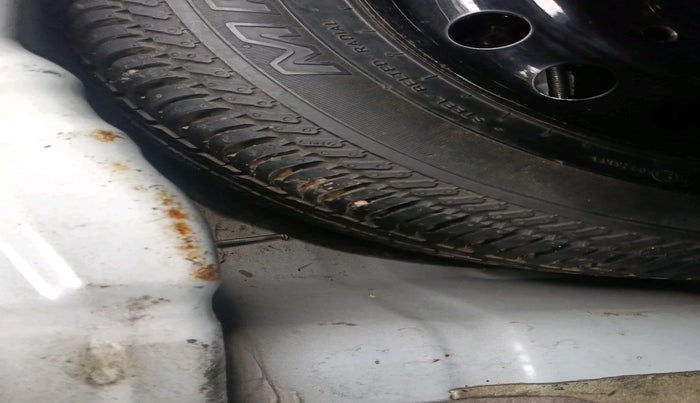 2016 Ford Figo Aspire TITANIUM1.5 DIESEL, Diesel, Manual, 2,30,282 km, tyre