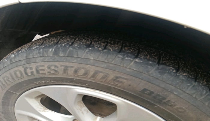 2016 Ford Figo Aspire TITANIUM1.5 DIESEL, Diesel, Manual, 2,30,282 km, tyre