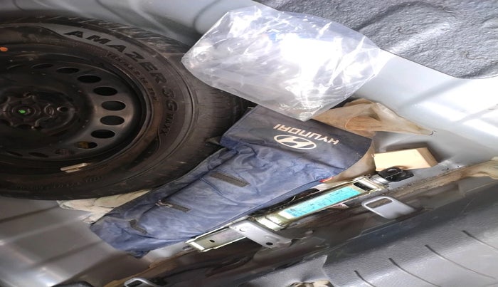 2015 Hyundai Xcent S 1.2, Petrol, Manual, 32,666 km, tyre