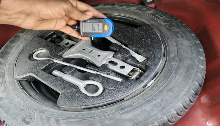 2016 Maruti Vitara Brezza VDI (O), Diesel, Manual, 1,41,705 km, tyre