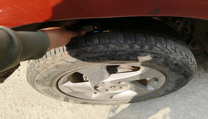 2016 Renault Duster 110 PS RXL 4X2 AMT, Diesel, Automatic, 1,21,457 km, tyre