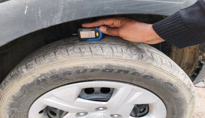 2020 Hyundai VENUE S 1.2, Petrol, Manual, 22,532 km, tyre