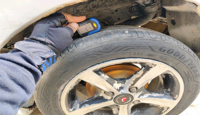 2012 Hyundai Santro Xing GL, Petrol, Manual, 1,04,759 km, tyre