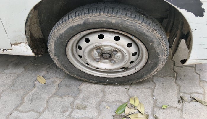 2011 Maruti Wagon R 1.0 LXI, Petrol, Manual, 1,20,658 km, tyre