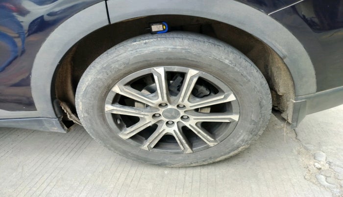 2022 Mahindra XUV700 AX 7 LUXURY D AWD AT 7 STR, Diesel, Automatic, 52,000 km, tyre