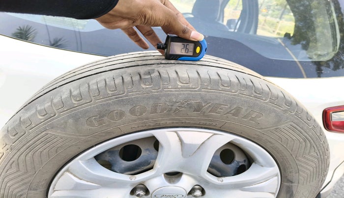 2015 Ford Ecosport AMBIENTE 1.5L DIESEL, Diesel, Manual, 1,64,634 km, tyre