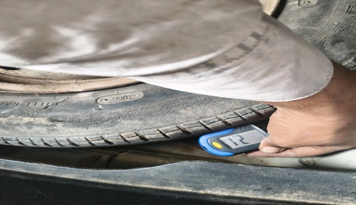 2015 Maruti Swift Dzire VXI, Petrol, Manual, 39,299 km, tyre