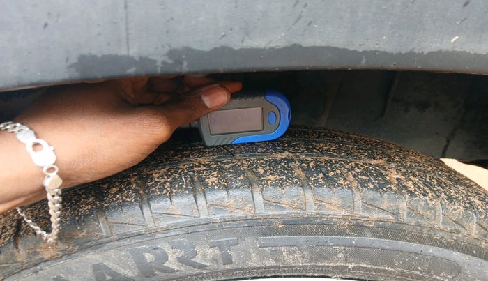 2022 Renault Kwid CLIMBER 1.0 AMT (O) DUAL TONE, Petrol, Automatic, 45,469 km, tyre