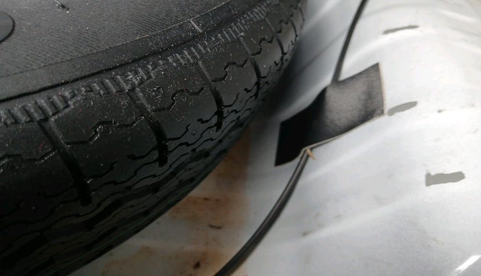 2022 Renault Kwid CLIMBER 1.0 AMT (O) DUAL TONE, Petrol, Automatic, 45,469 km, tyre