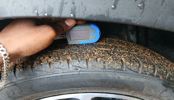 2022 Renault Kwid CLIMBER 1.0 AMT (O) DUAL TONE, Petrol, Automatic, 45,469 km, tyre