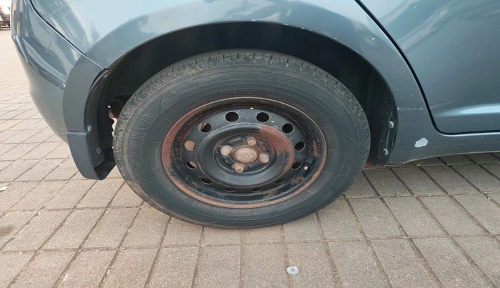 2011 Maruti Swift VXI, Petrol, Manual, 61,047 km, tyre