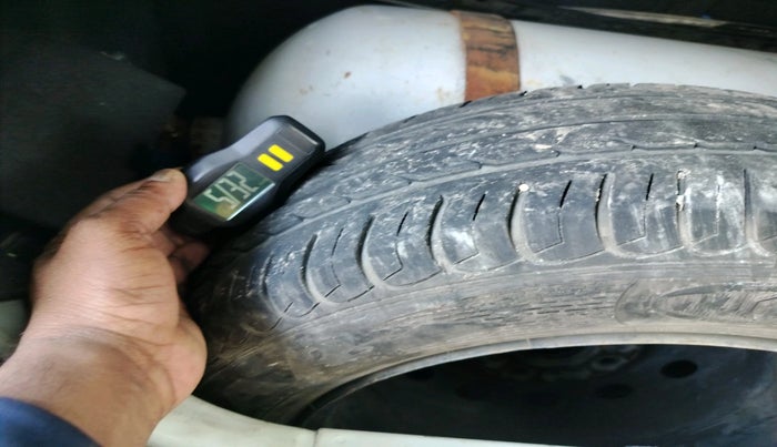 2016 Tata Tiago XT PETROL, Petrol, Manual, 1,18,151 km, tyre