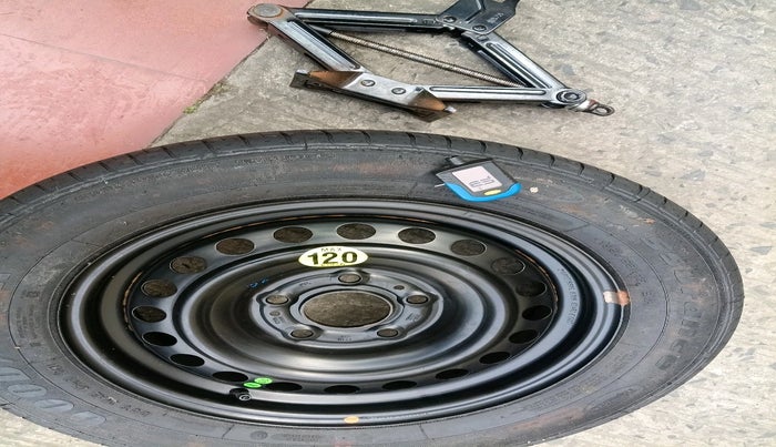 2021 Hyundai VENUE SX PLUS 1.0 TURBO DCT, Petrol, Automatic, 55,735 km, tyre