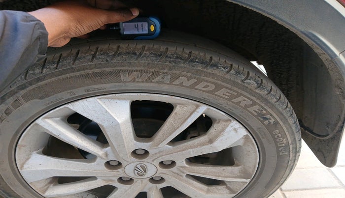 2021 Mahindra XUV300 W8 1.5 DIESEL AMT, Diesel, Automatic, 32,566 km, tyre