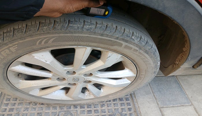 2021 Mahindra XUV300 W8 1.5 DIESEL AMT, Diesel, Automatic, 32,566 km, tyre