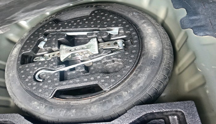 2018 Maruti Ciaz ALPHA 1.5 SHVS PETROL, Petrol, Manual, 48,880 km, tyre