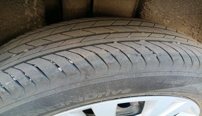 2025 Skoda Kylaq Classic, Petrol, Manual, 6,214 km, tyre