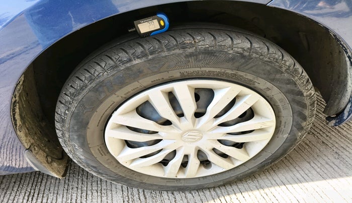 2017 Maruti Dzire VXI, Petrol, Manual, 1,39,860 km, tyre