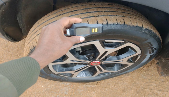 2021 Renault Duster RXZ 1.3 TURBO PETROL CVT, Petrol, Automatic, 35,524 km, tyre