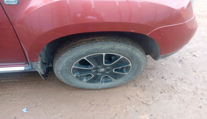 2018 Renault Duster 110 PS RXZ 4X2 AMT DIESEL, Diesel, Automatic, 1,00,707 km, tyre